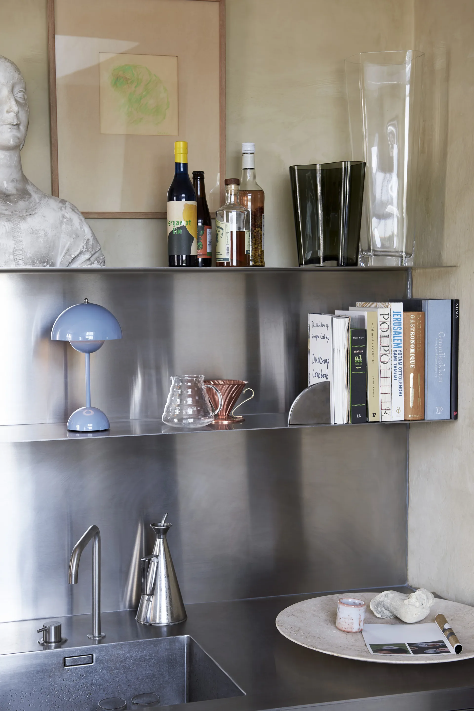 Flowerpot portable table lamp VP9, light blue &Tradition