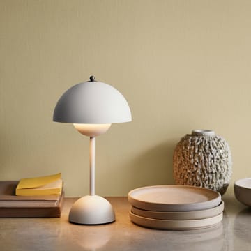 Flowerpot portable table lamp VP9 - matte light grey - &Tradition