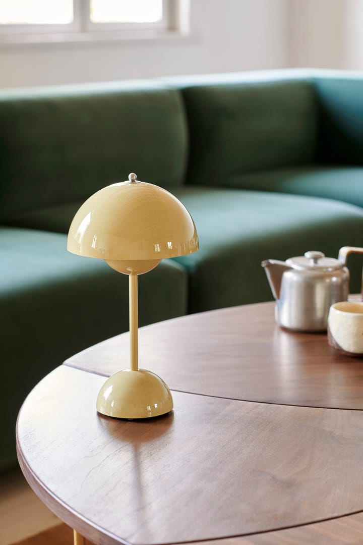 Flowerpot portable table lamp VP9, Pale sand &Tradition