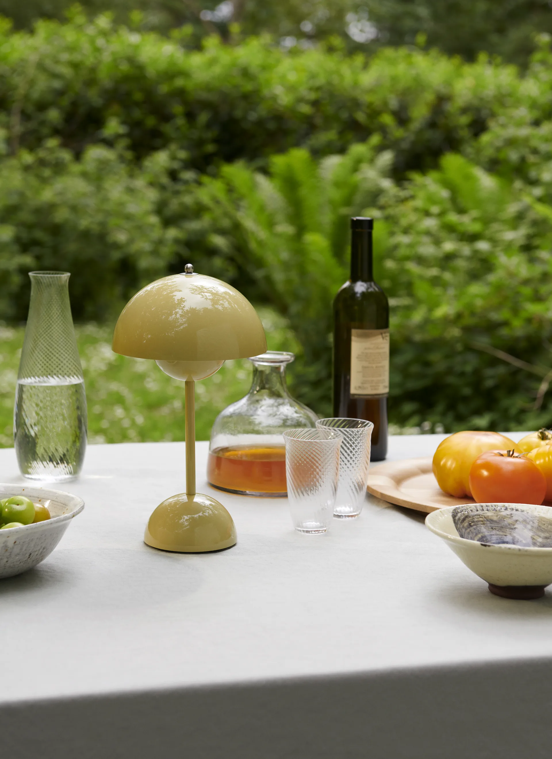 Flowerpot portable table lamp VP9, Pale sand &Tradition