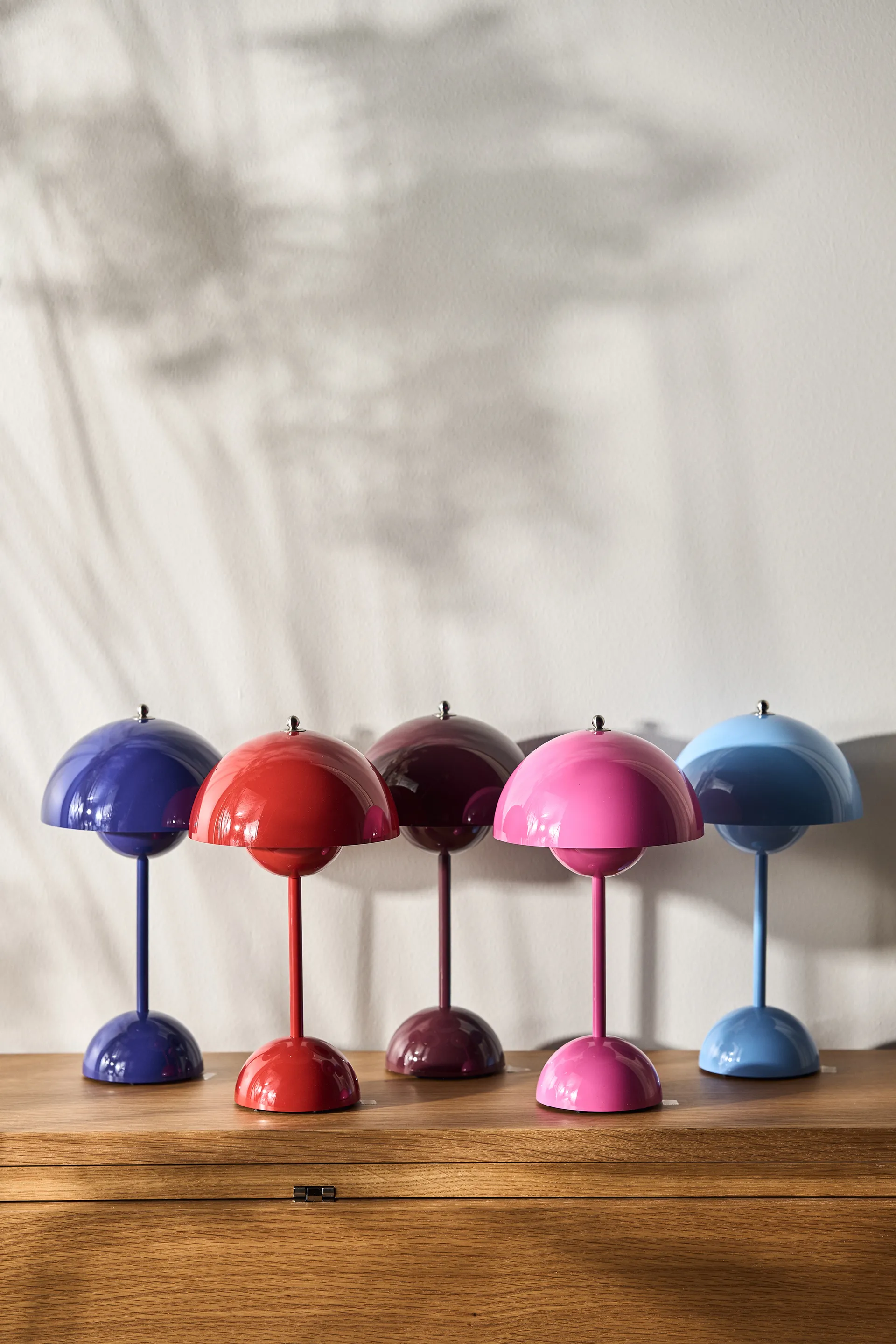 Flowerpot portable table lamp VP9, Tangy pink &Tradition