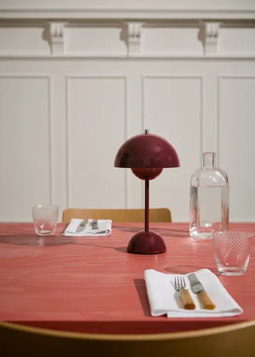 Flowerpot portable table lamp VP9 - Vermilion red - &Tradition