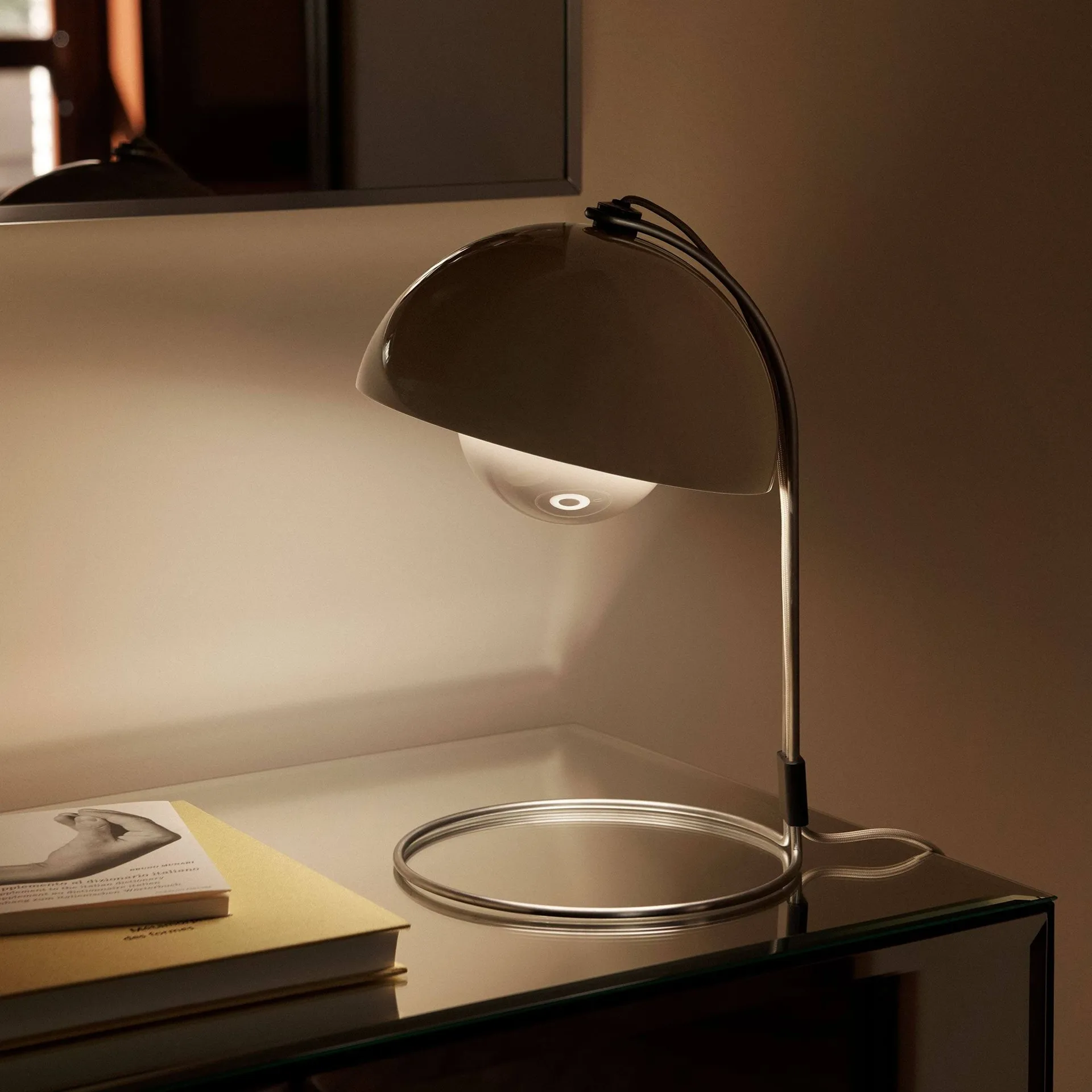 FlowerPot table lamp VP4, Grey beige &Tradition