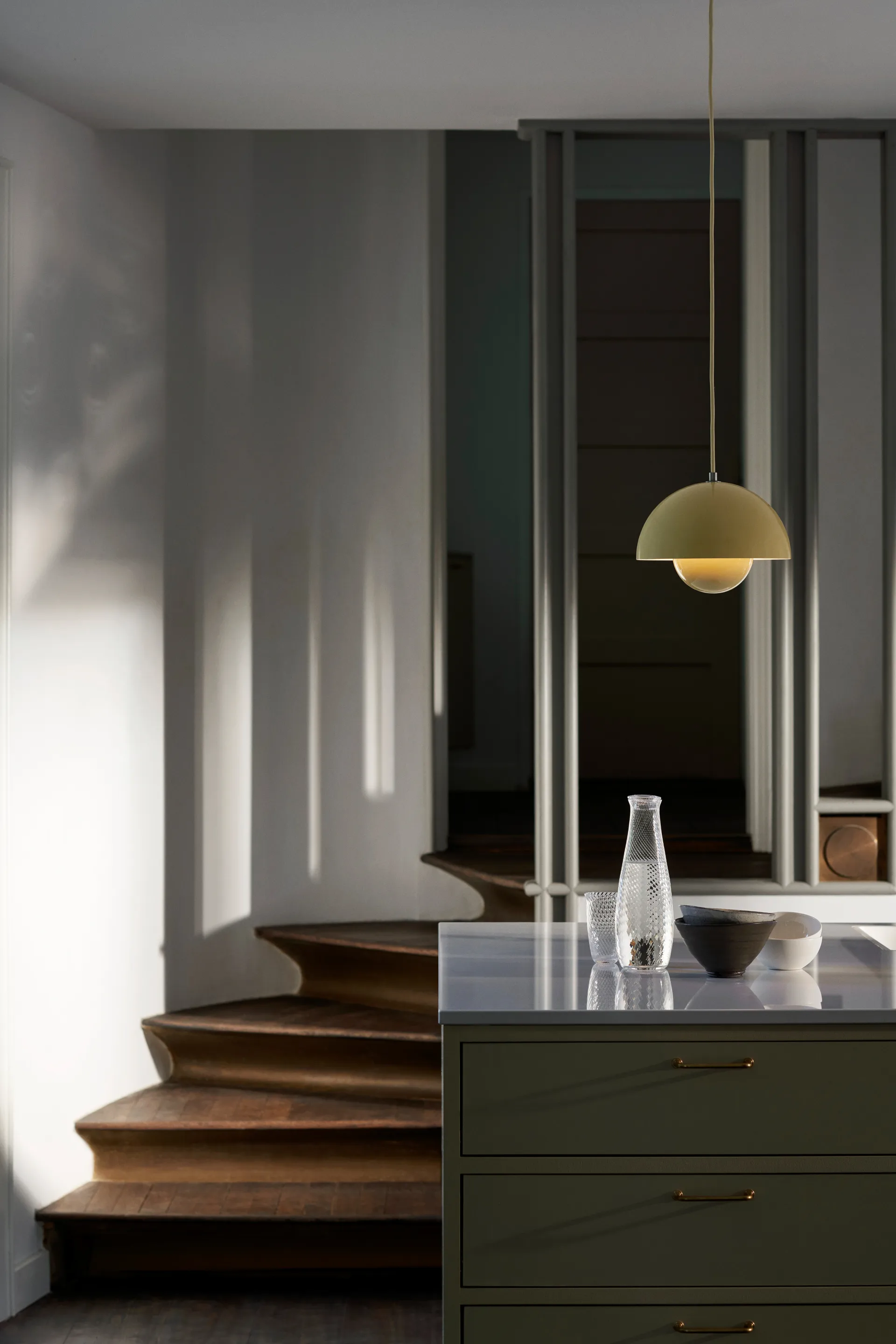 Flowerpot VP1 pendant lamp, Pale sand &Tradition