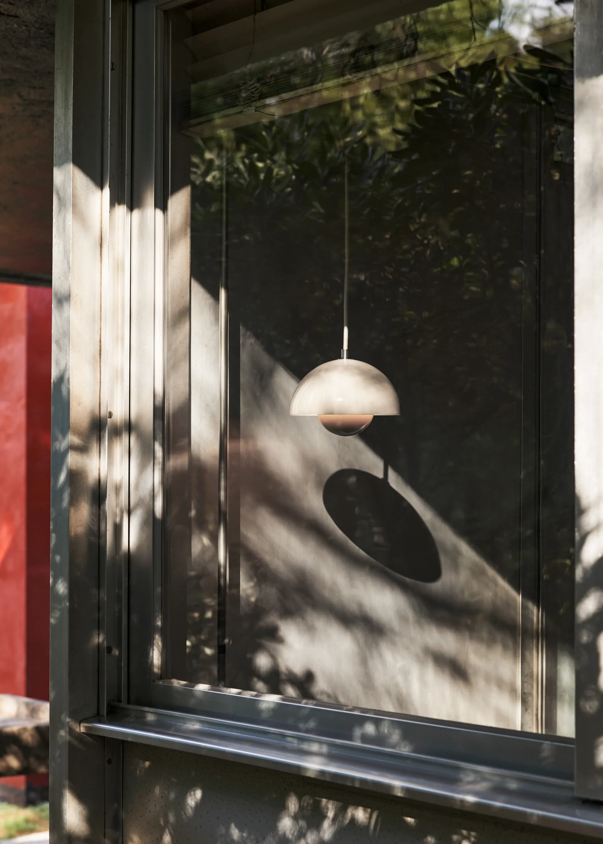 Flowerpot VP10 pendant lamp, Grey beige &Tradition