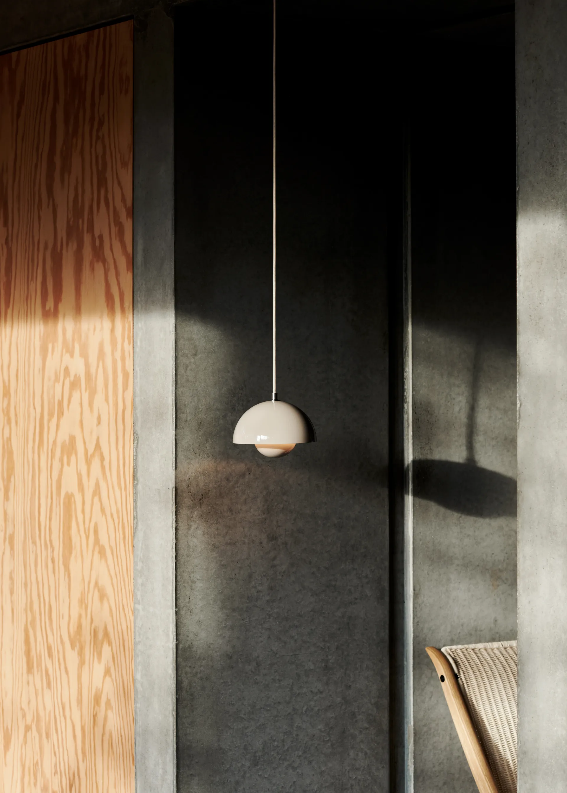 Flowerpot VP10 pendant lamp, Grey beige &Tradition