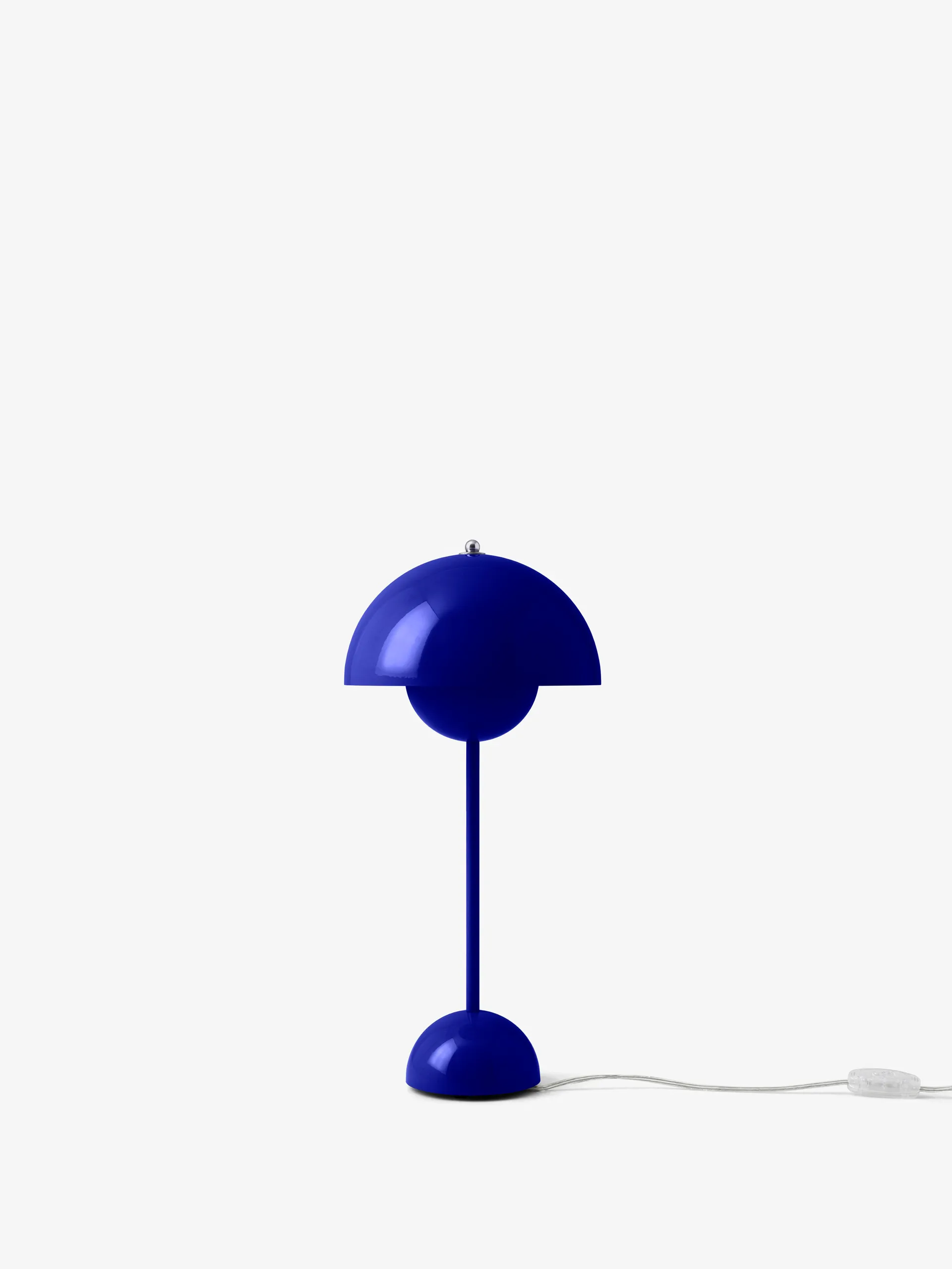 FlowerPot VP3 table lamp, Cobalt blue &Tradition