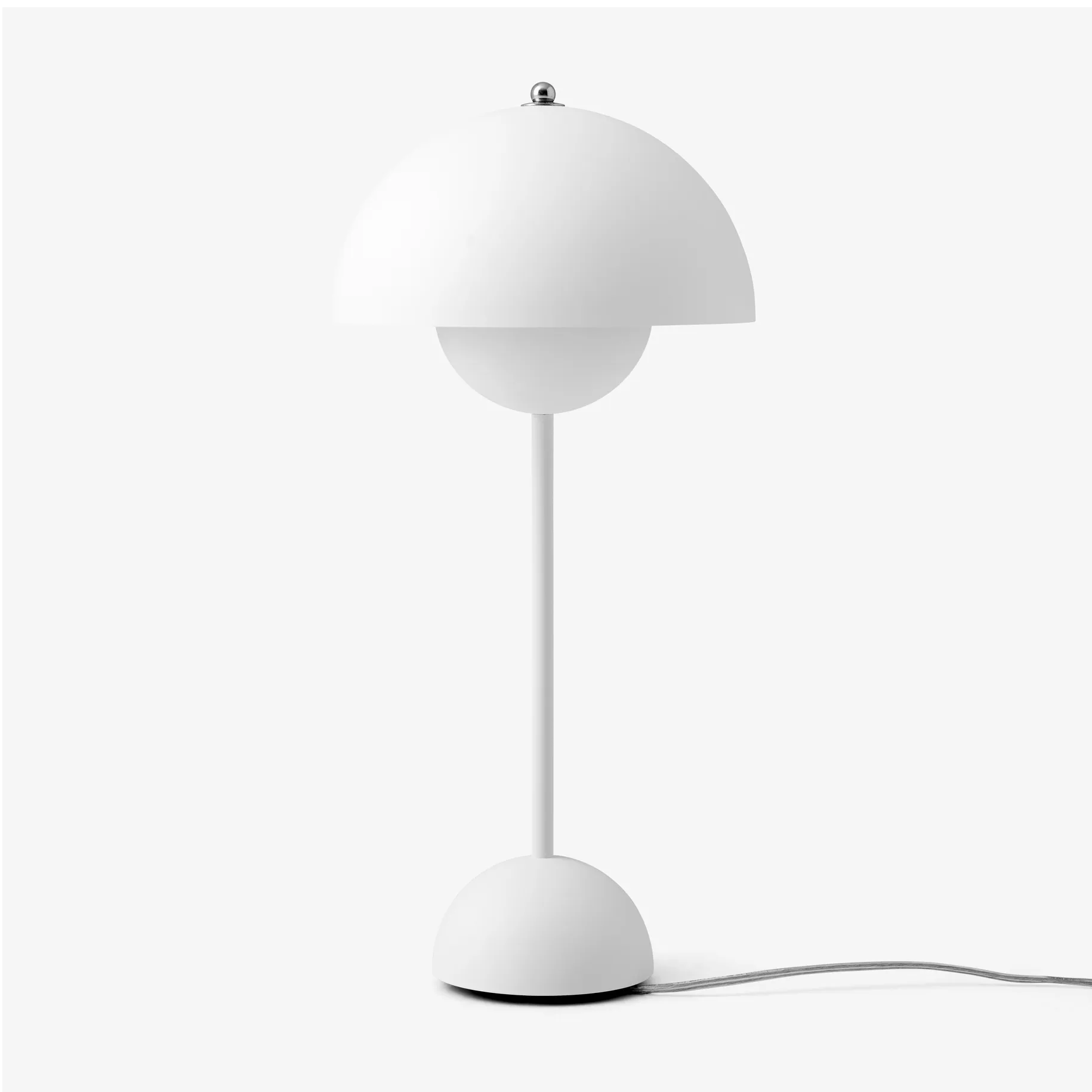 FlowerPot VP3 table lamp, matte white &Tradition