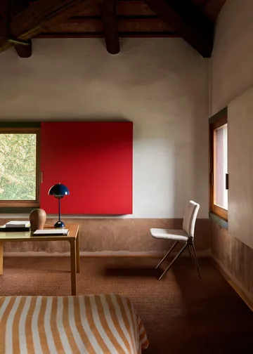 FlowerPot VP3 table lamp - Steel blue - &Tradition