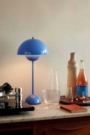 FlowerPot VP3 table lamp - Swim blue - &Tradition