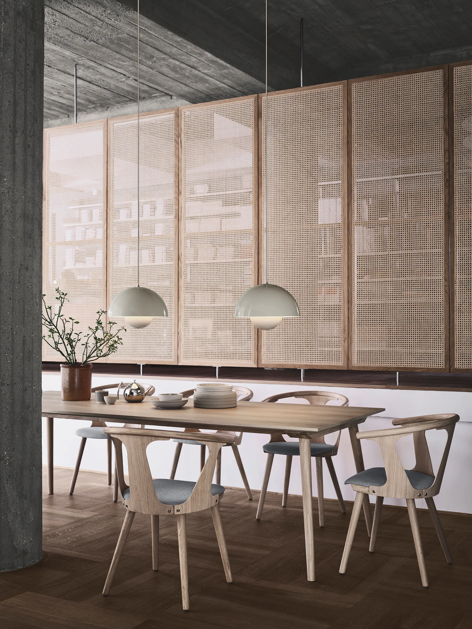 Flowerpot VP7 pendant lamp, beige-red &Tradition