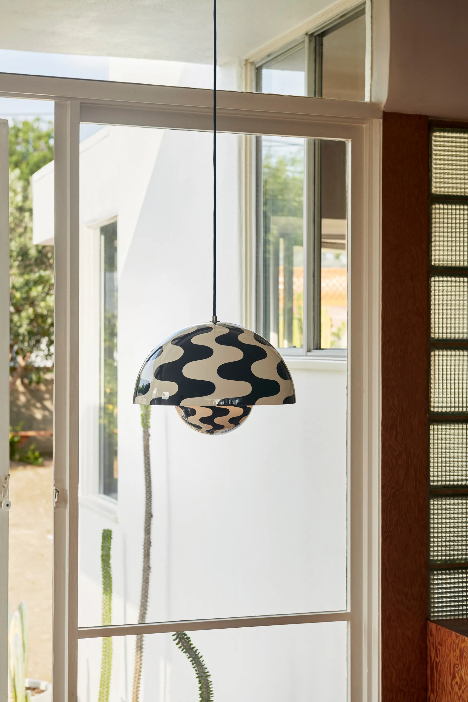 Flowerpot VP7 pendant lamp, Black-white pattern &Tradition