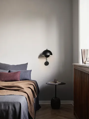 Flowerpot VP8 wall lamp - Matte black - &Tradition