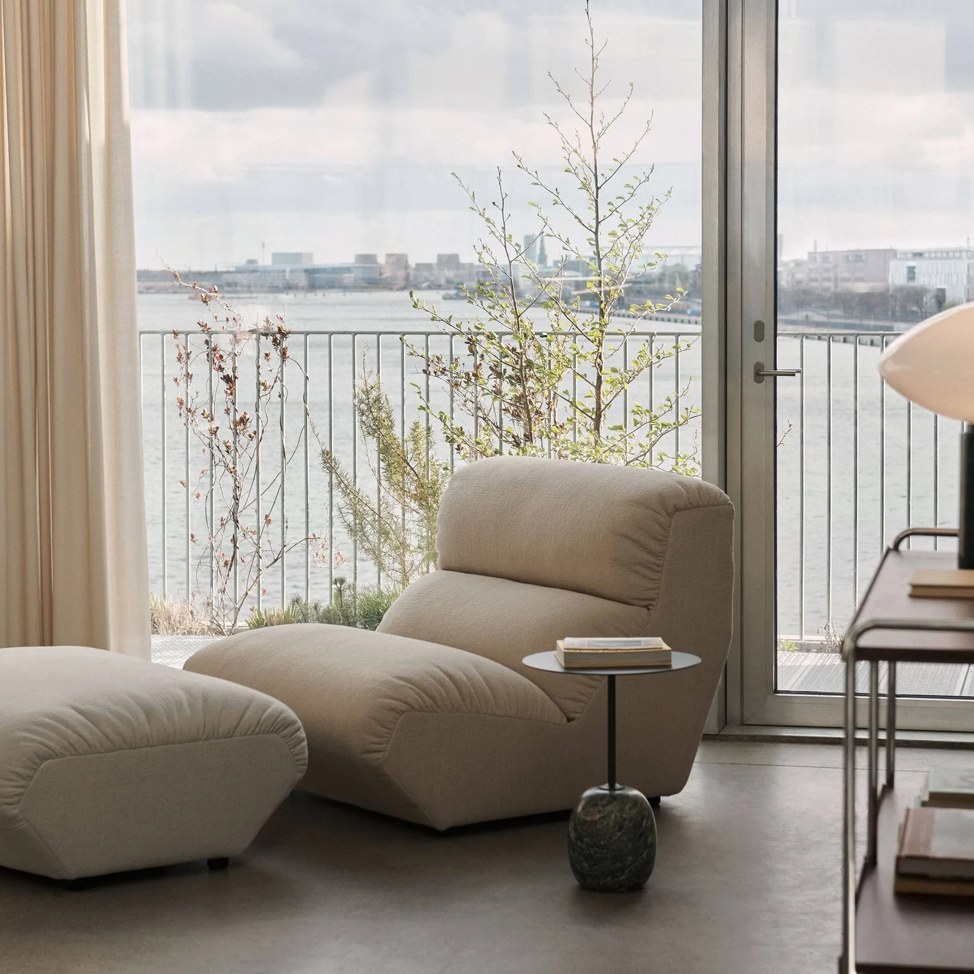 Hi Lo AV56 pouffe, Cifrado 0121 &Tradition