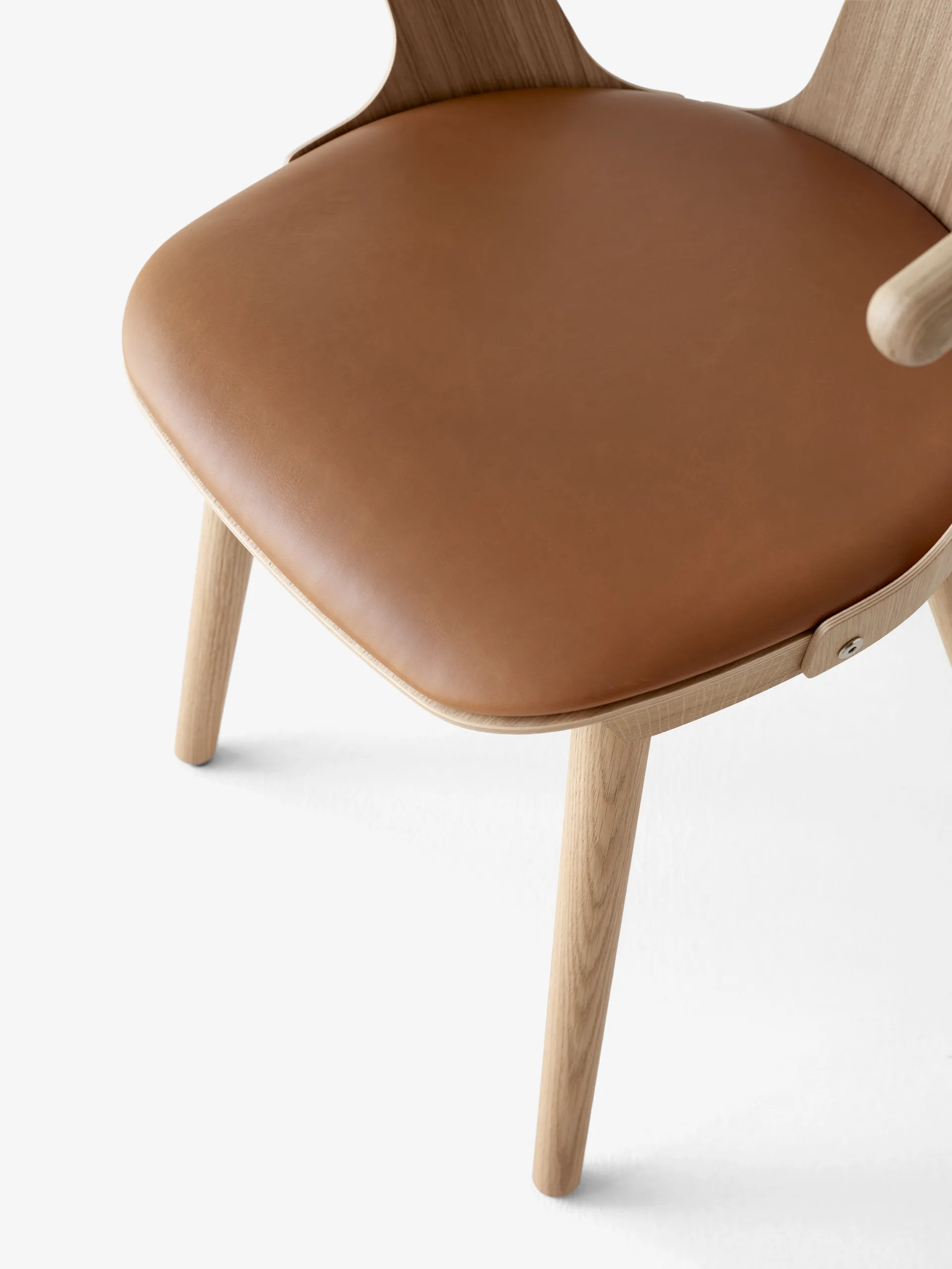 In Between SK2 chair, Oiled oak-Noble cognac leather &Tradition