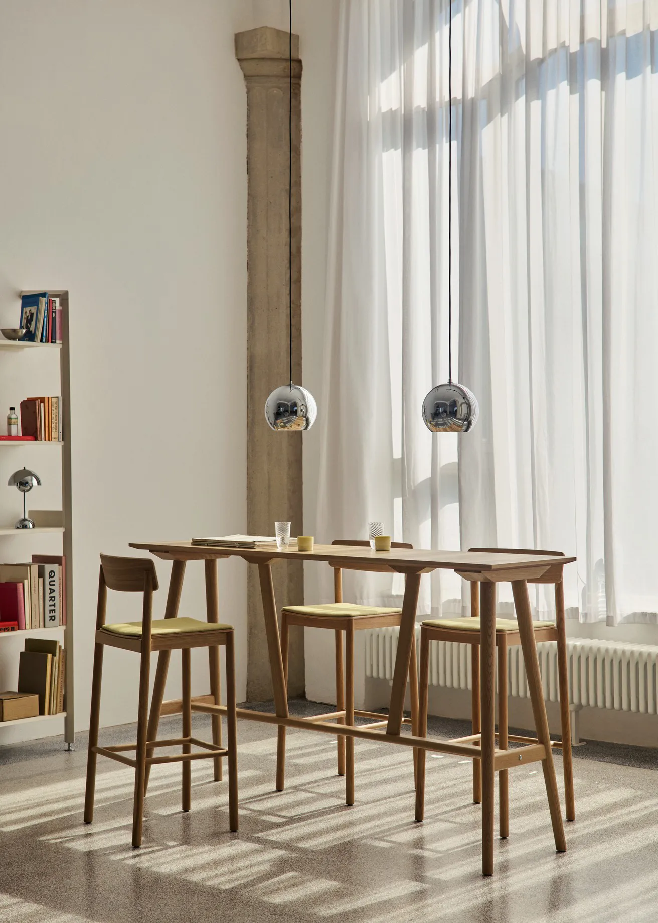 In Between SK27 Bar Table 190x50x105 cm, Lacquered oak &Tradition