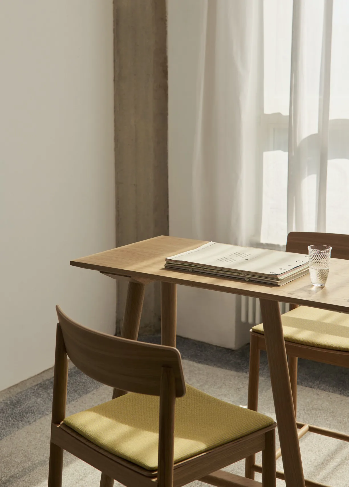 In Between SK27 Bar Table 190x50x105 cm, Lacquered oak &Tradition