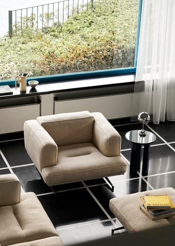 Inland AV21 armchair - Clay 0011-warm black - &Tradition