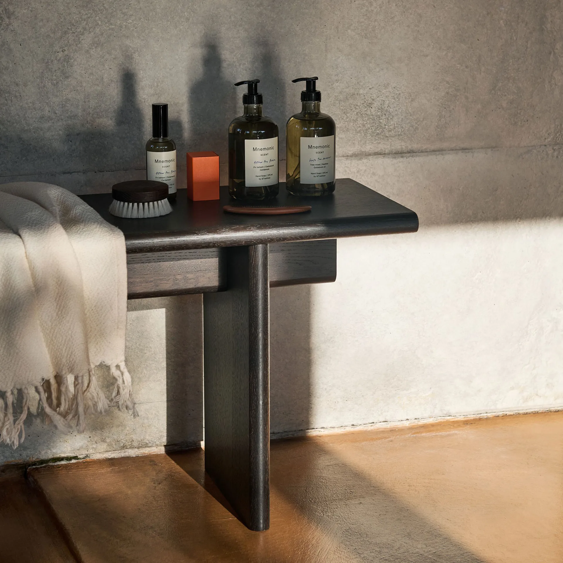 Ita OS6 bench 230 cm, Dark stained oak &Tradition