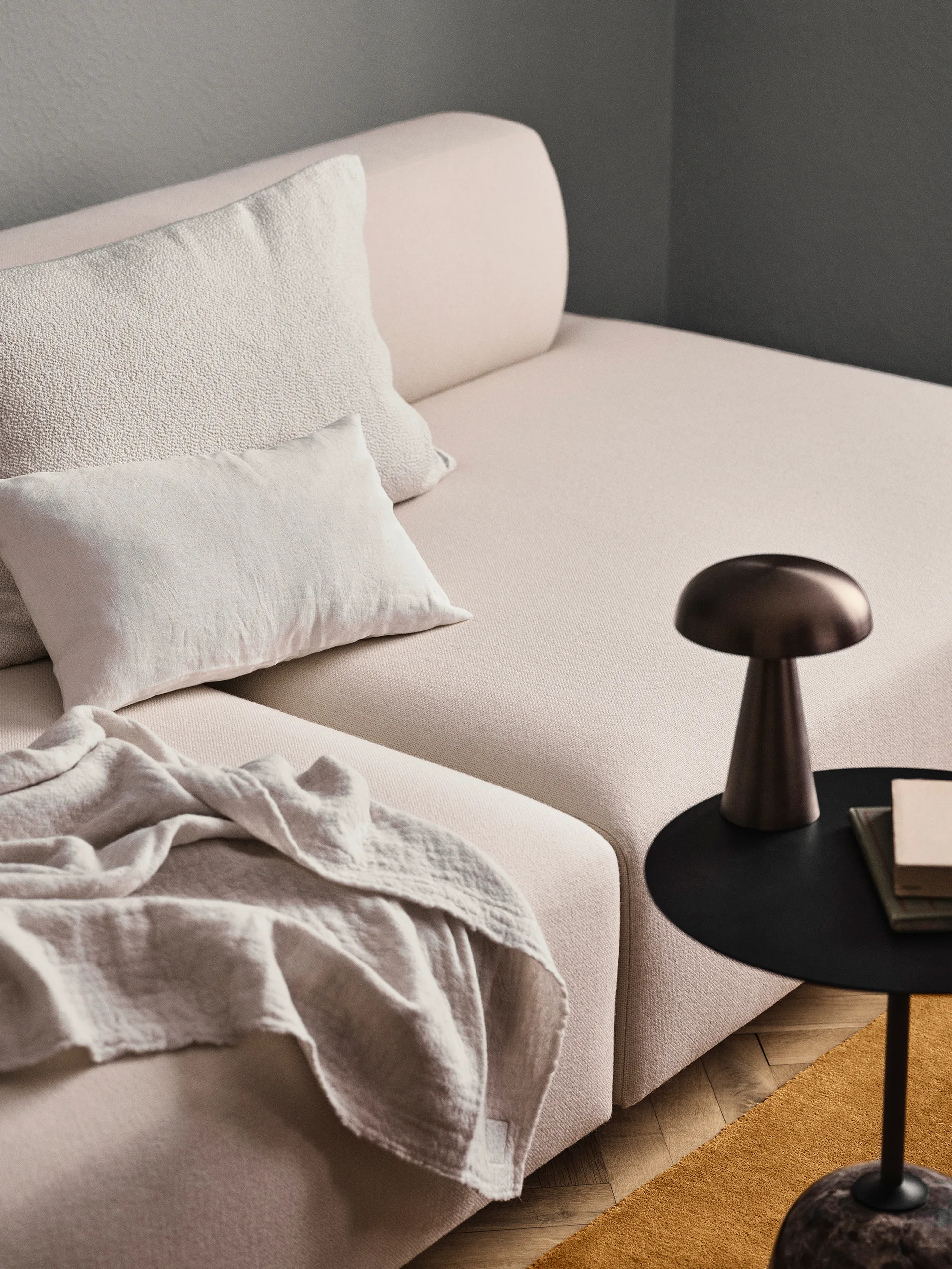 Lato side table LN8, Warm black-Emparador marble &Tradition