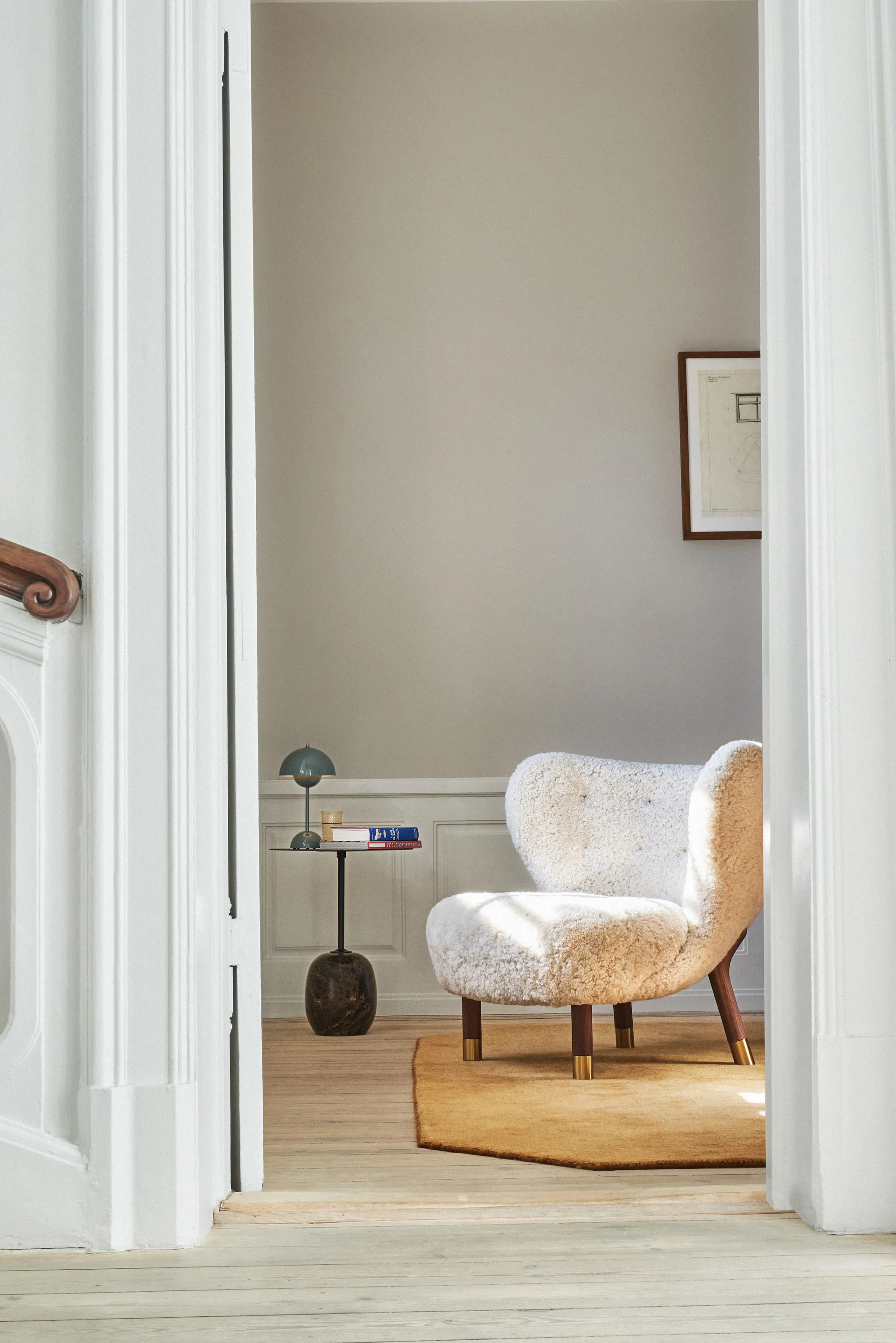 Little Petra VB1 arm chair Limited Edition, Walnut. brass-Moonlight &Tradition