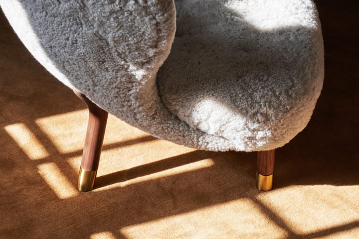 Little Petra VB1 arm chair Limited Edition, Walnut. brass-Moonlight &Tradition