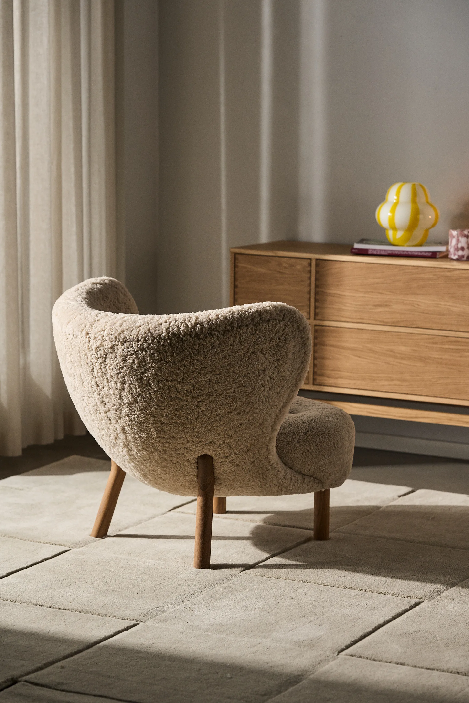 Little Petra VB1 armchair, White oiled oak-Moonlight &Tradition