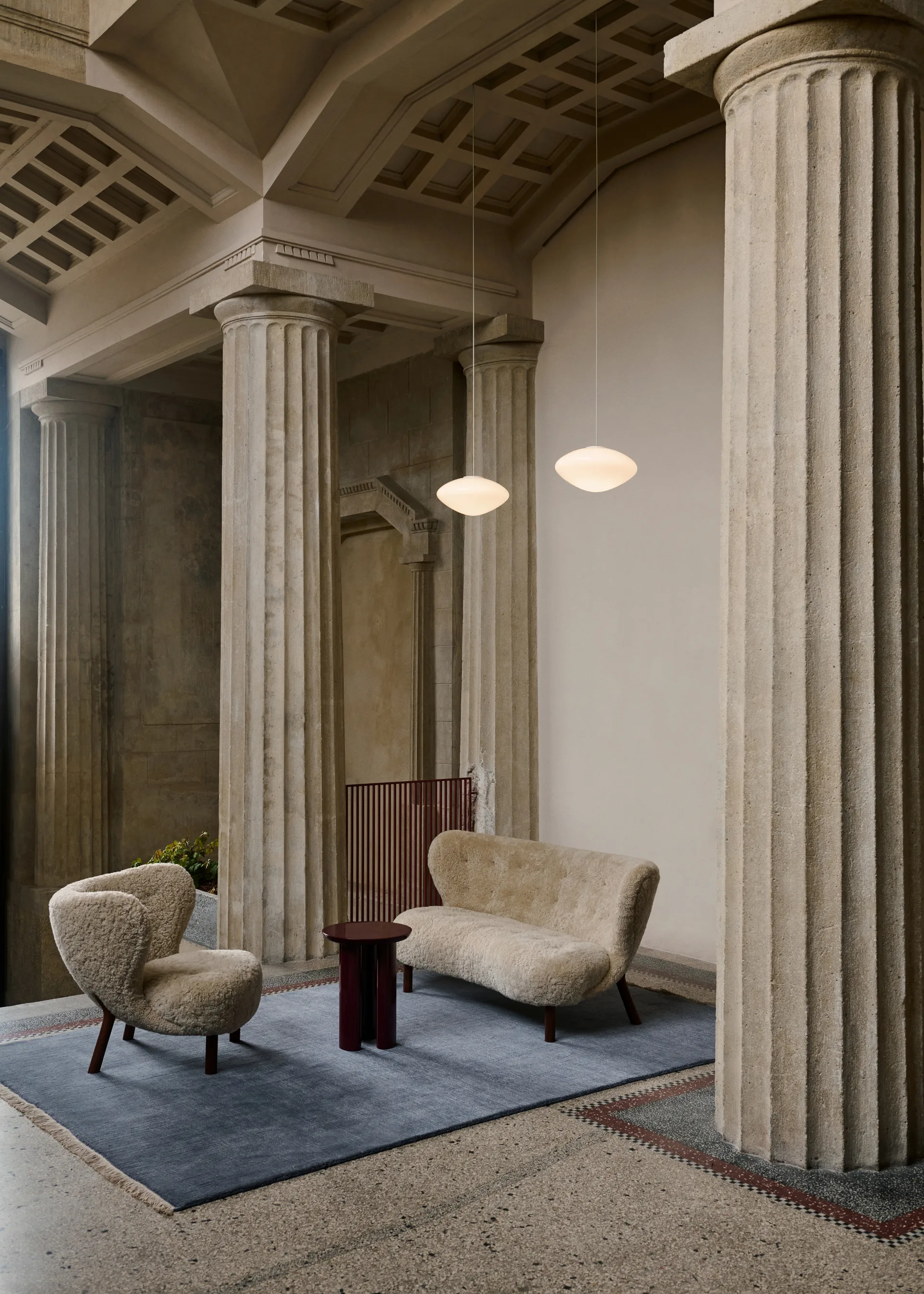 Little Petra VB2 sofa, Oiled walnut-Moonlight &Tradition