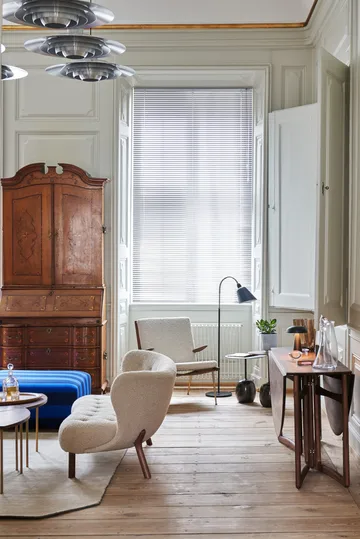 Little Petra VB2 sofa - White oiled oak-Moonlight - &Tradition