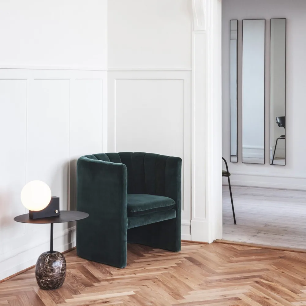 Loafer SC23 armchair, Fabric maple 112 light grey &Tradition