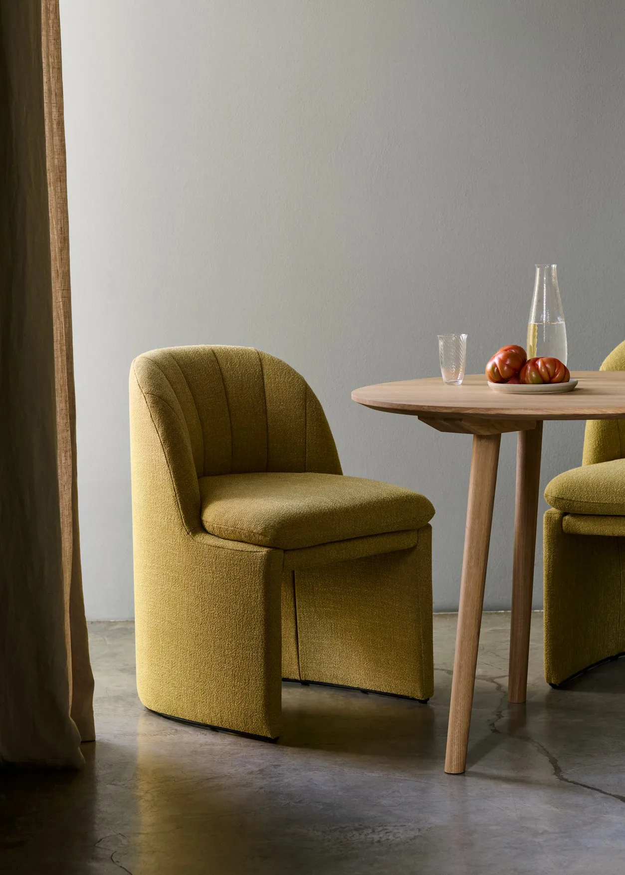 Loafer Side Chair SC106, Ecriture 0470 &Tradition