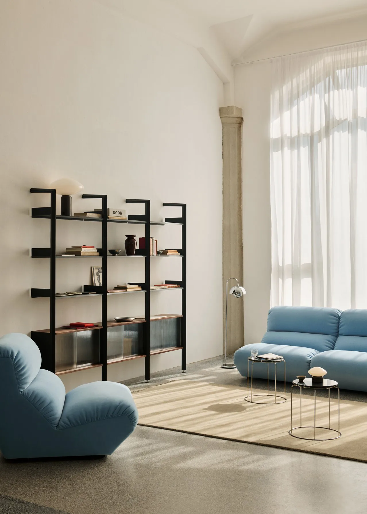 Mist AP17 table lamp Ø37 cm, Grigio Caldo-opal glass &Tradition