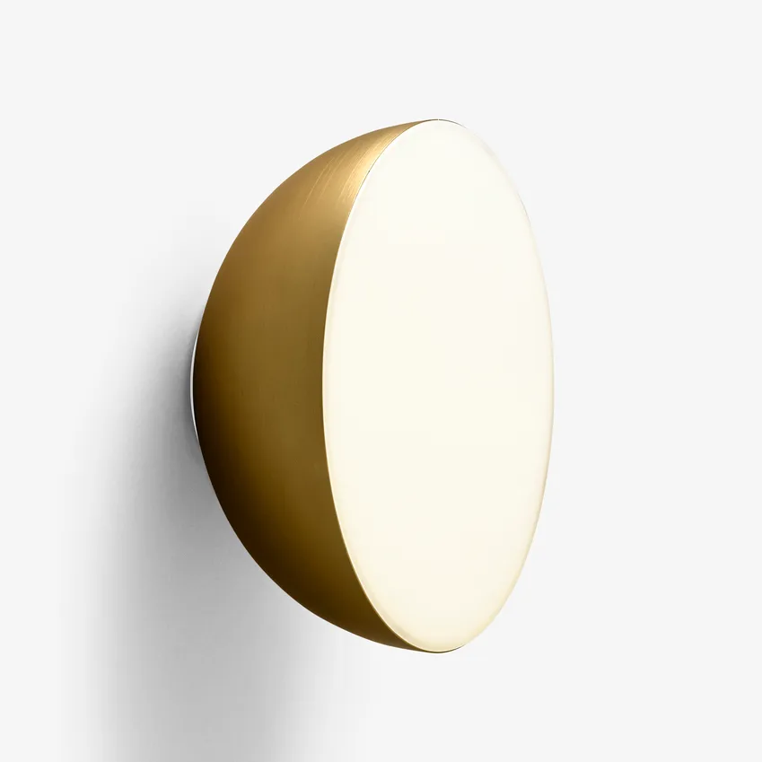 Passepartout JH12 wall mounted lamp, gold &Tradition