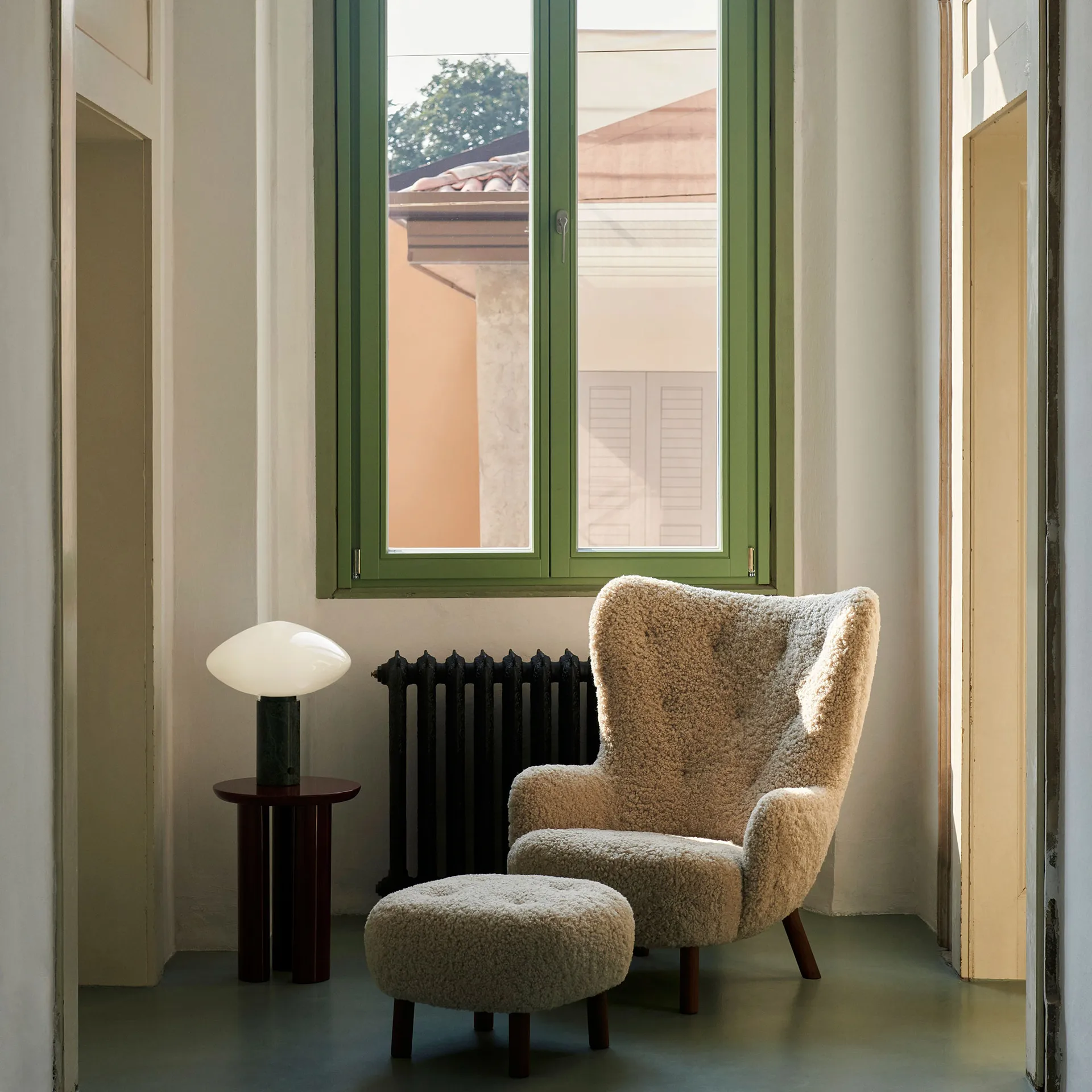 Petra VB3 high armchair incl. pouf ATD1, Oiled Walnut-Sheepskin Moonlight &Tradition