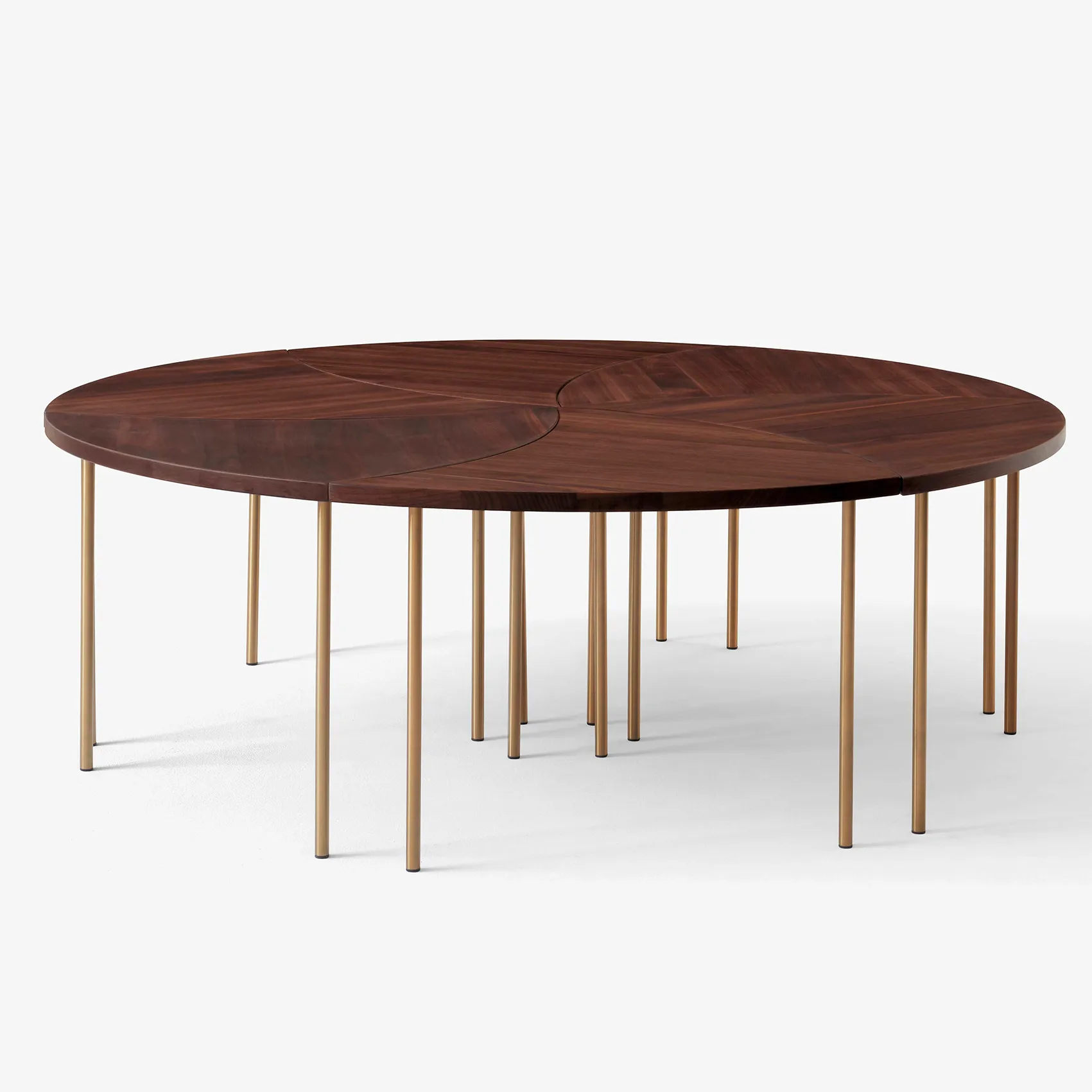 Pinwheel side table HM7, Walnut &Tradition