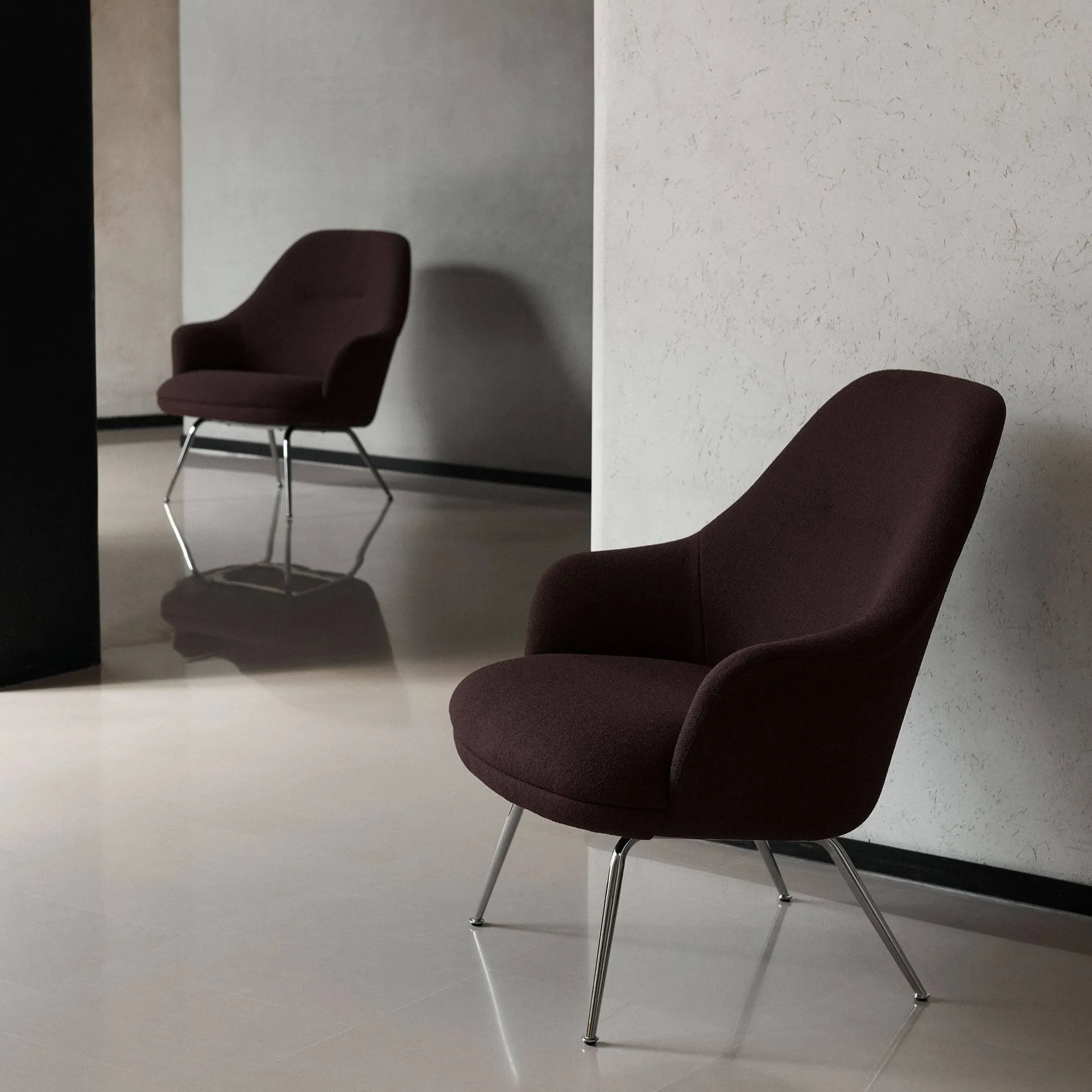 Rely HW139 lounge chair, Saxion 0397-chrome &Tradition