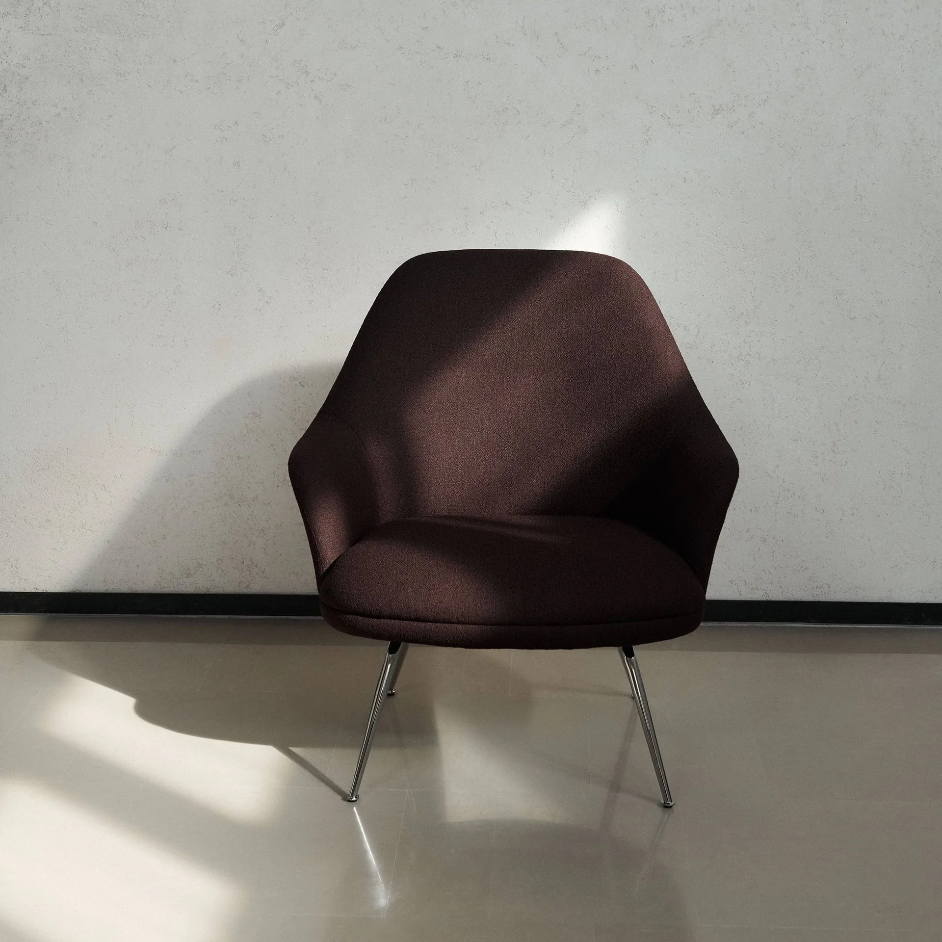 Rely HW139 lounge chair, Saxion 0397-chrome &Tradition