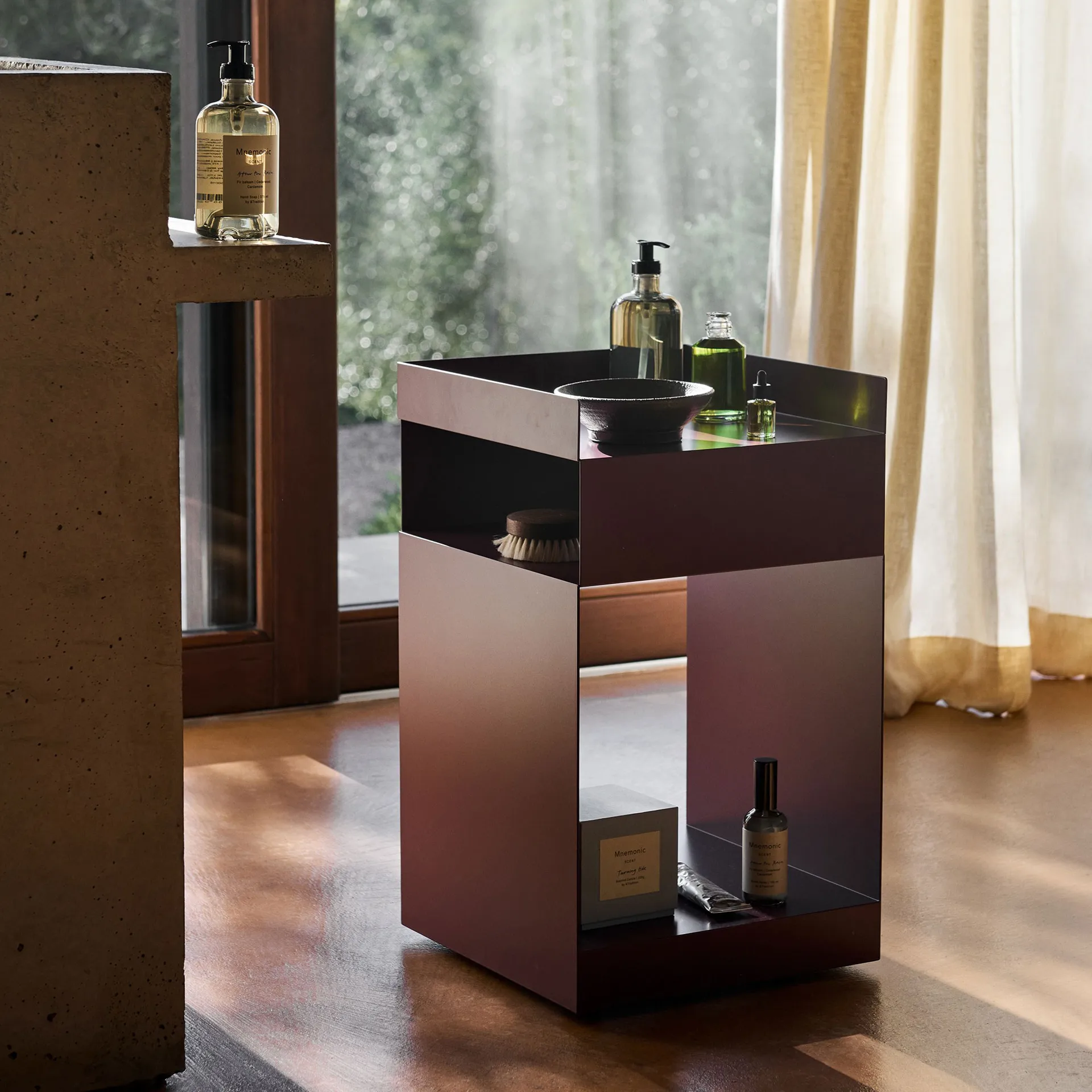 Rotate SC73 serving trolley, Dark plum &Tradition