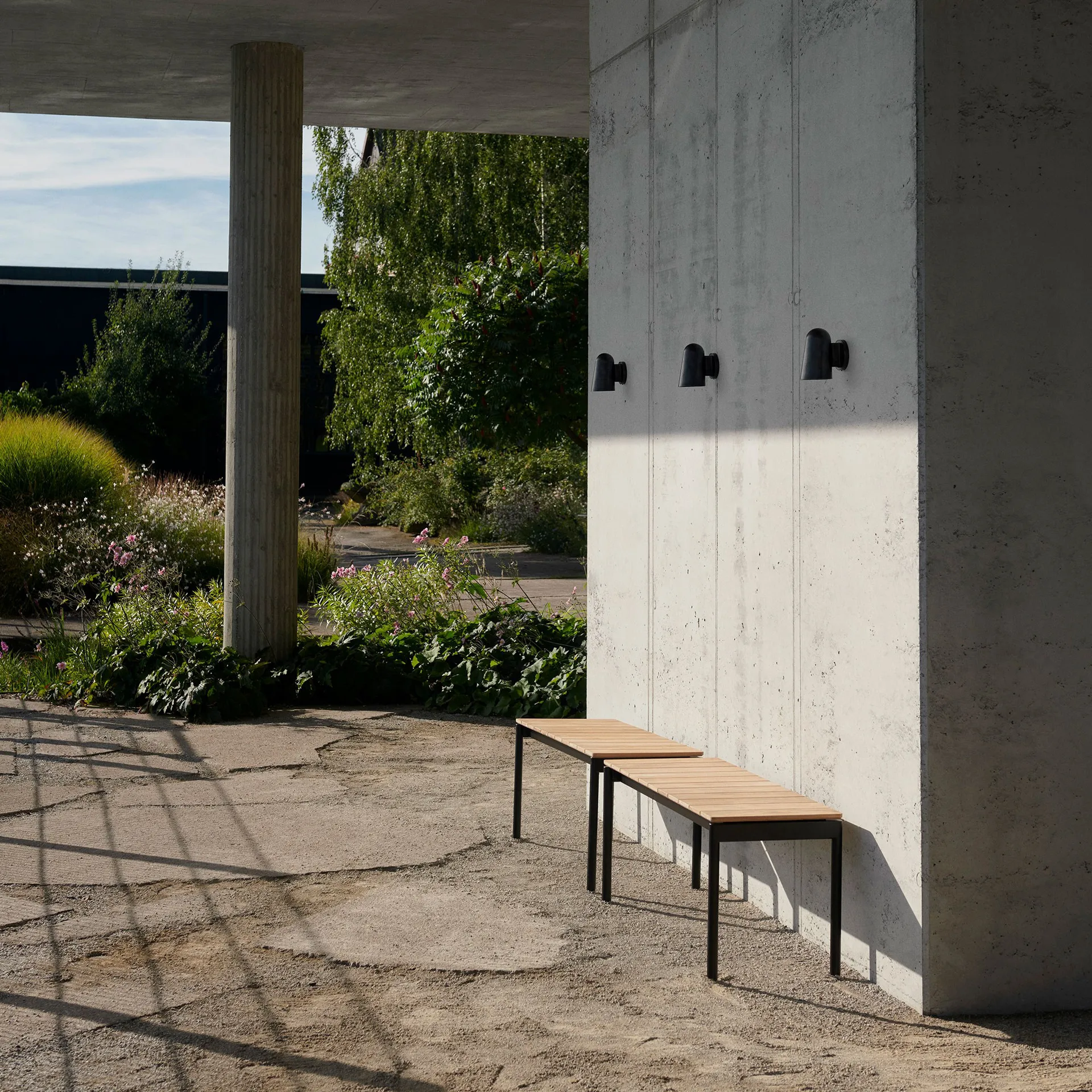 Solid SC105 wall lamp, Bronzed brass &Tradition