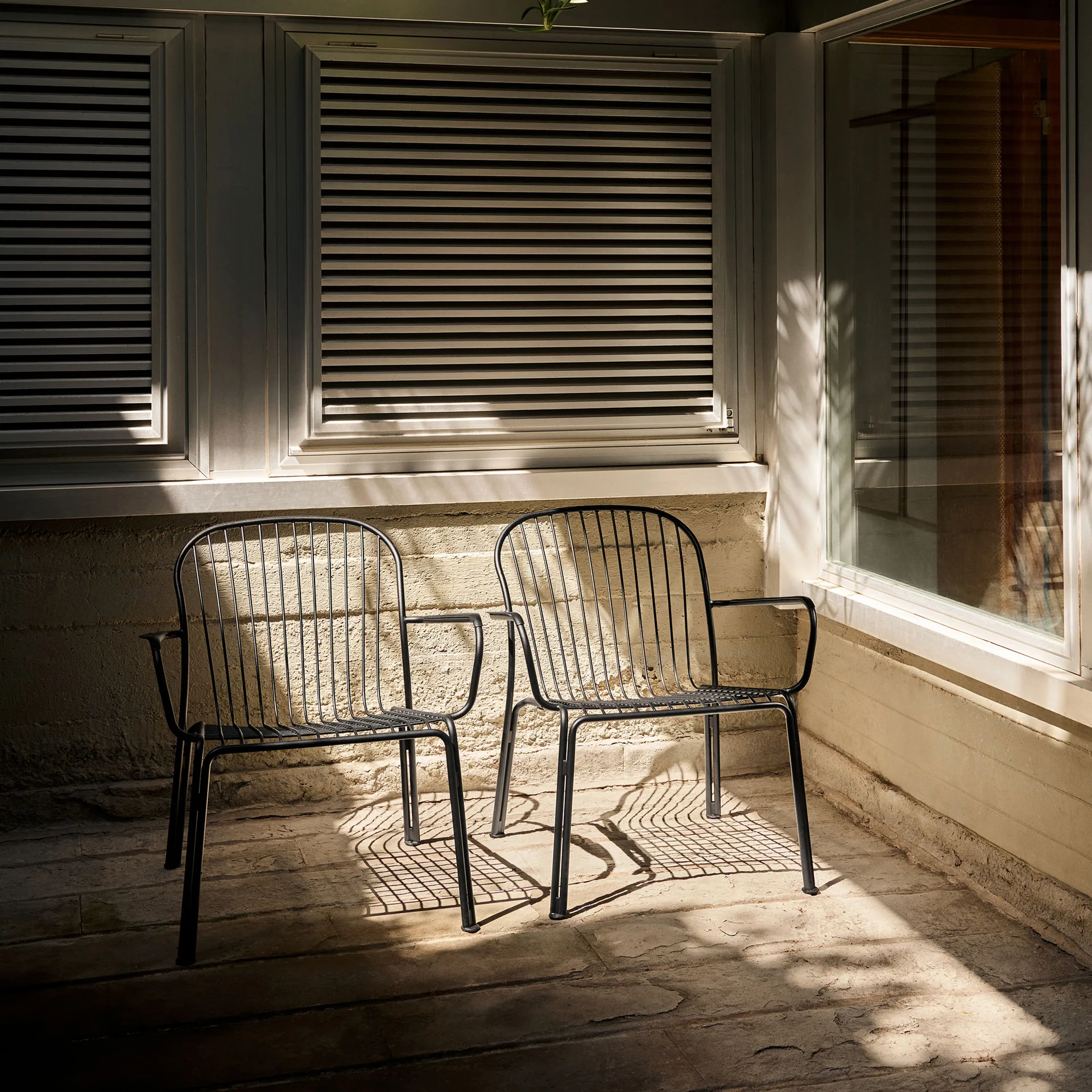 Thorvald SC101 lounge chair, Warm black &Tradition