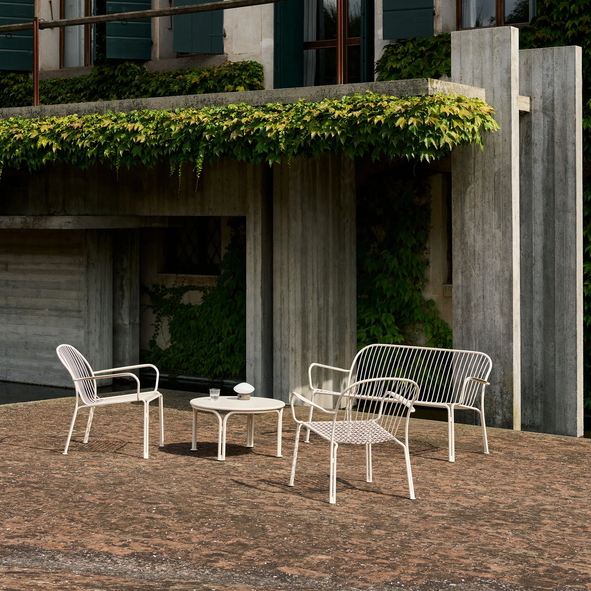 Thorvald SC110 lounge sofa, Ivory, 143 cm &Tradition