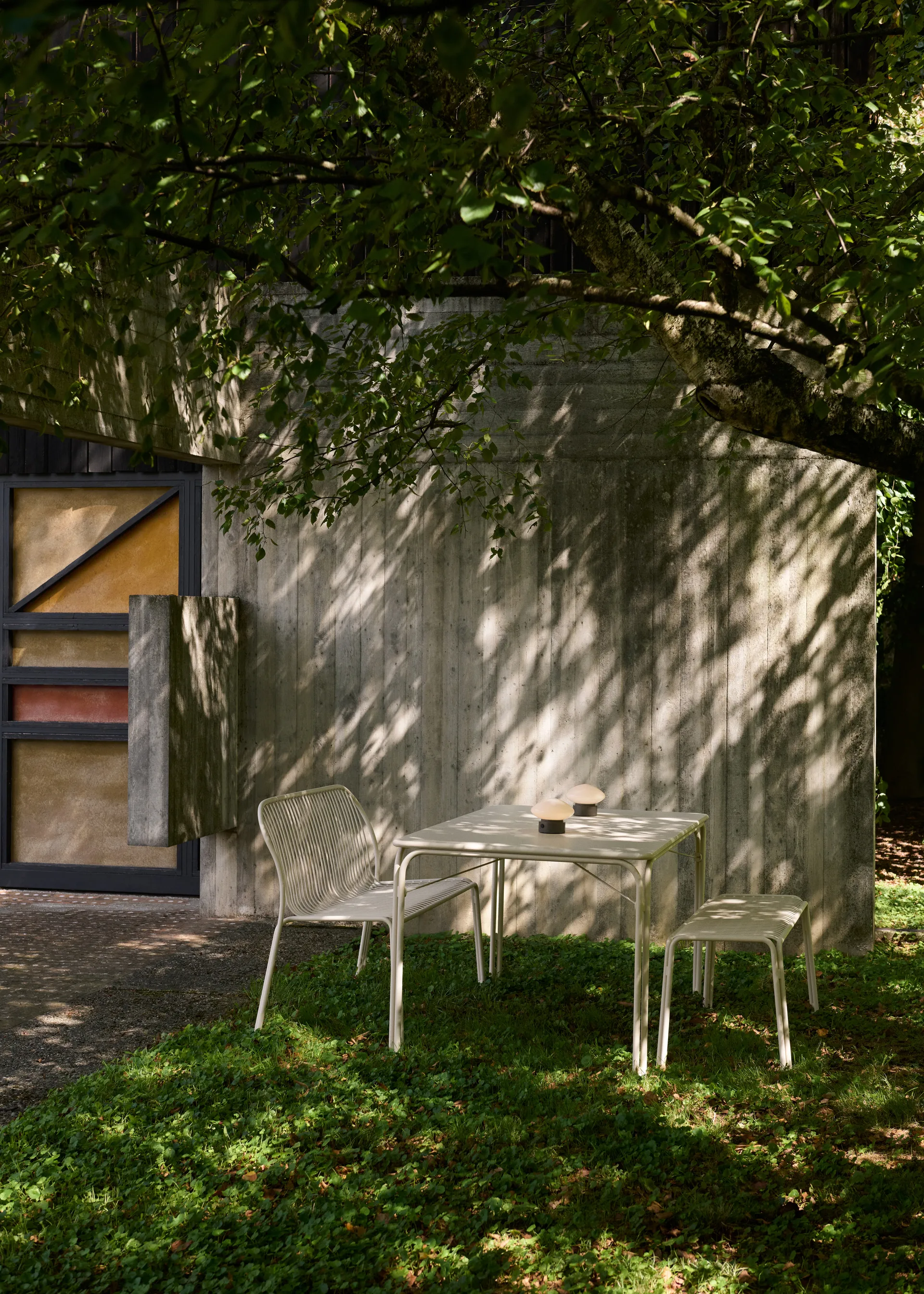 Thorvald SC111 bench, Ivory, 129 cm &Tradition