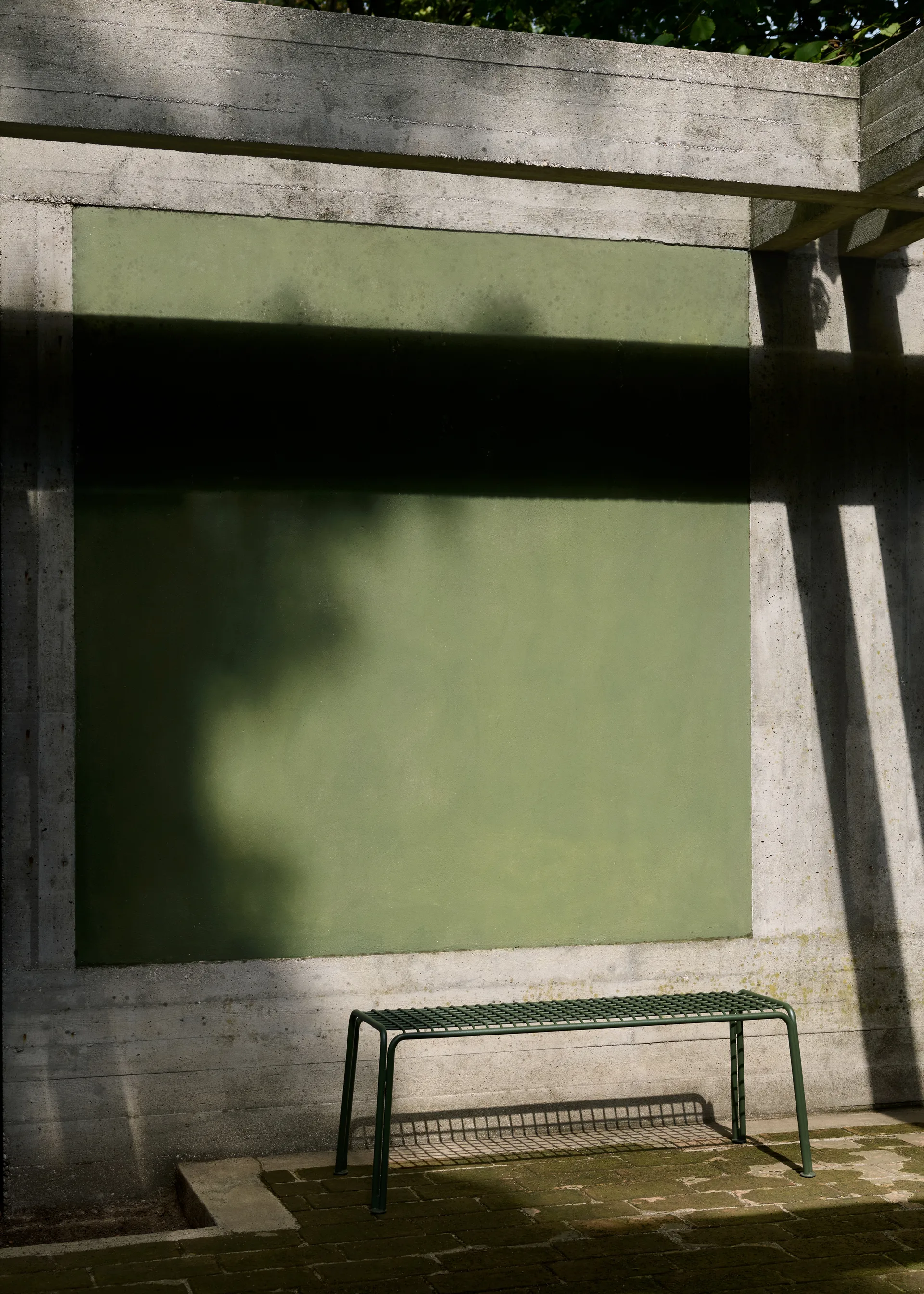 Thorvald SC112 bench, Bronze green, 125 cm &Tradition