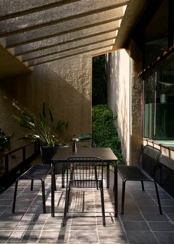 Thorvald SC112 bench - Warm black, 125 cm - &Tradition