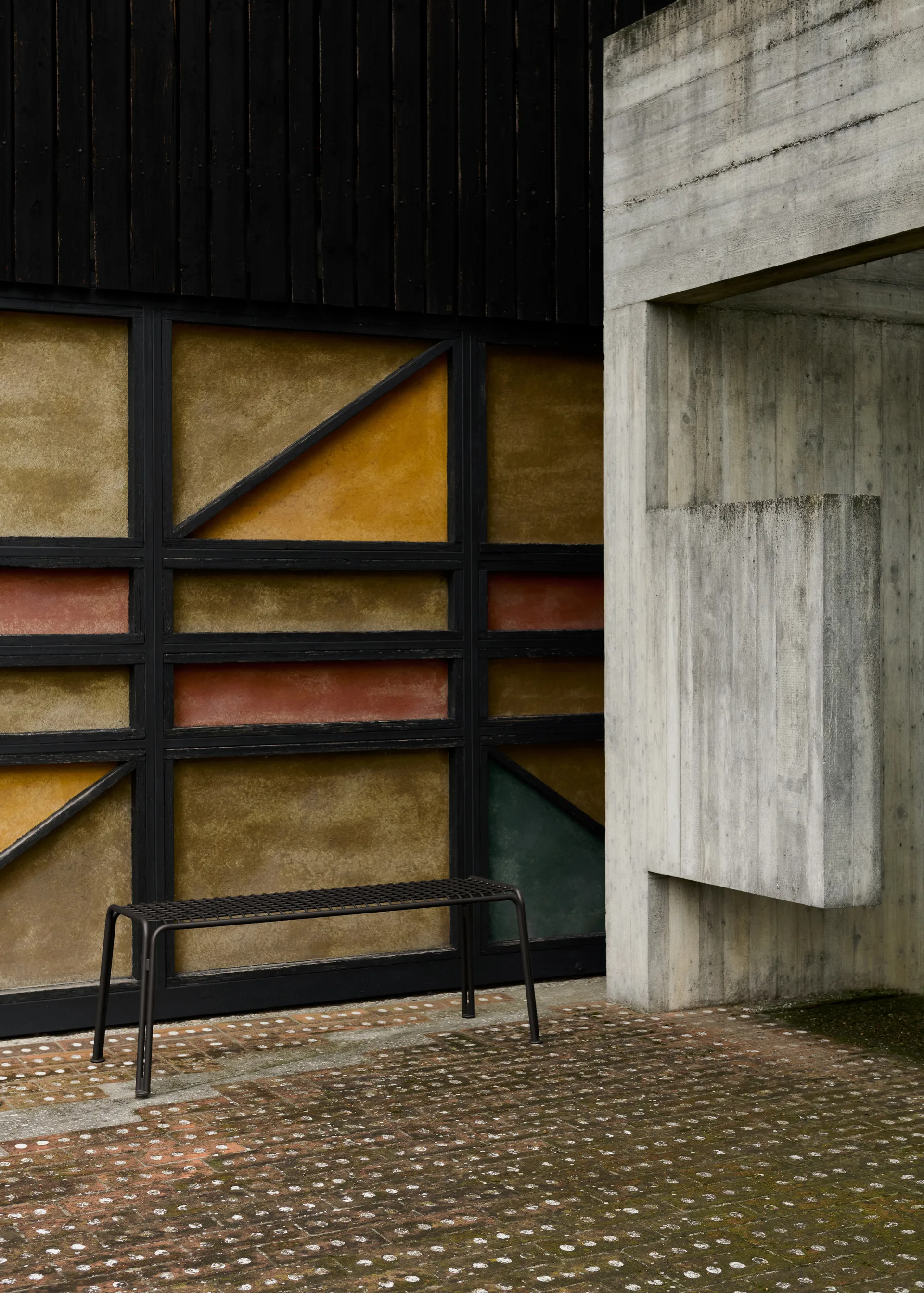 Thorvald SC112 bench, Warm black, 125 cm &Tradition