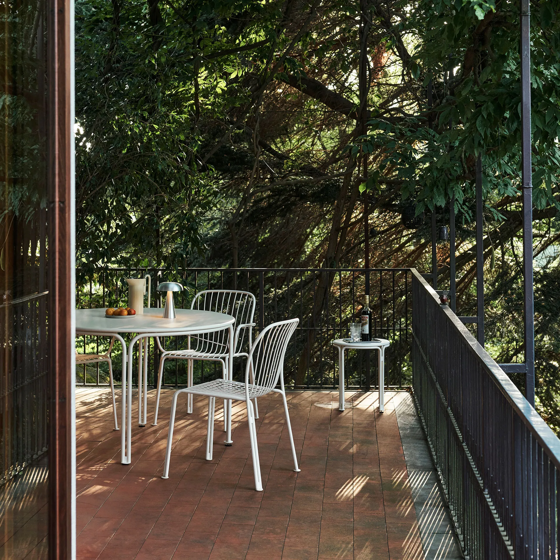 Thorvald SC98 dining table Ø115 cm, Ivory &Tradition