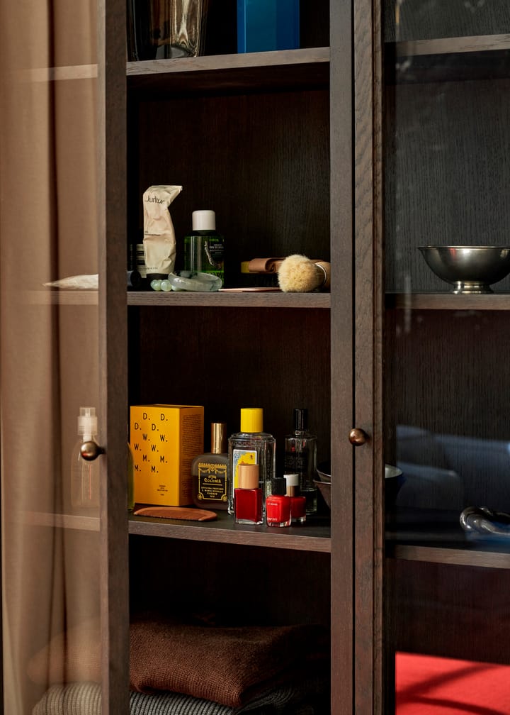 Trace SC88 display cabinet 120x192x40 cm, Dark stained oak &Tradition