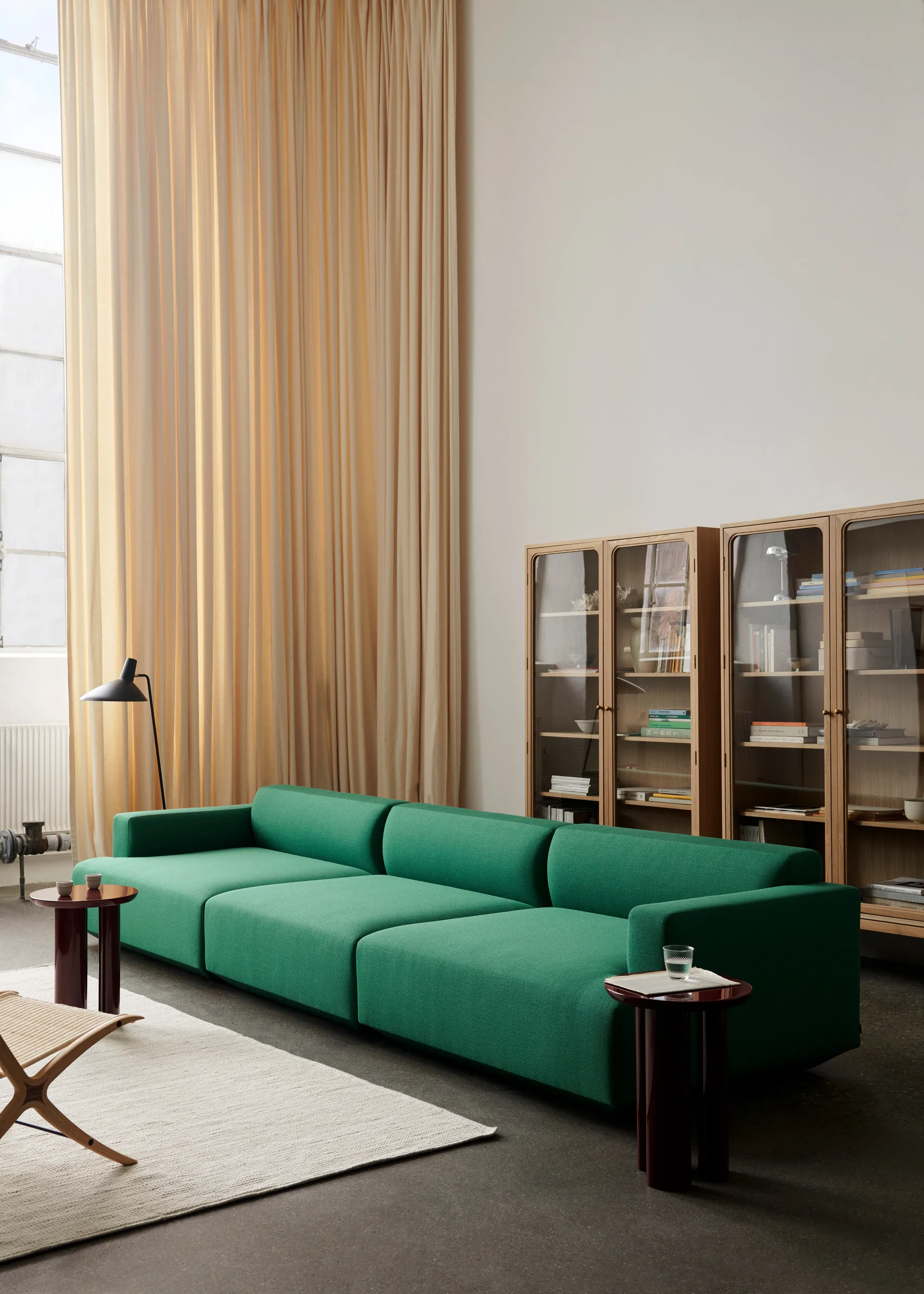 Trace SC88 display cabinet 120x192x40 cm, Natural oak &Tradition