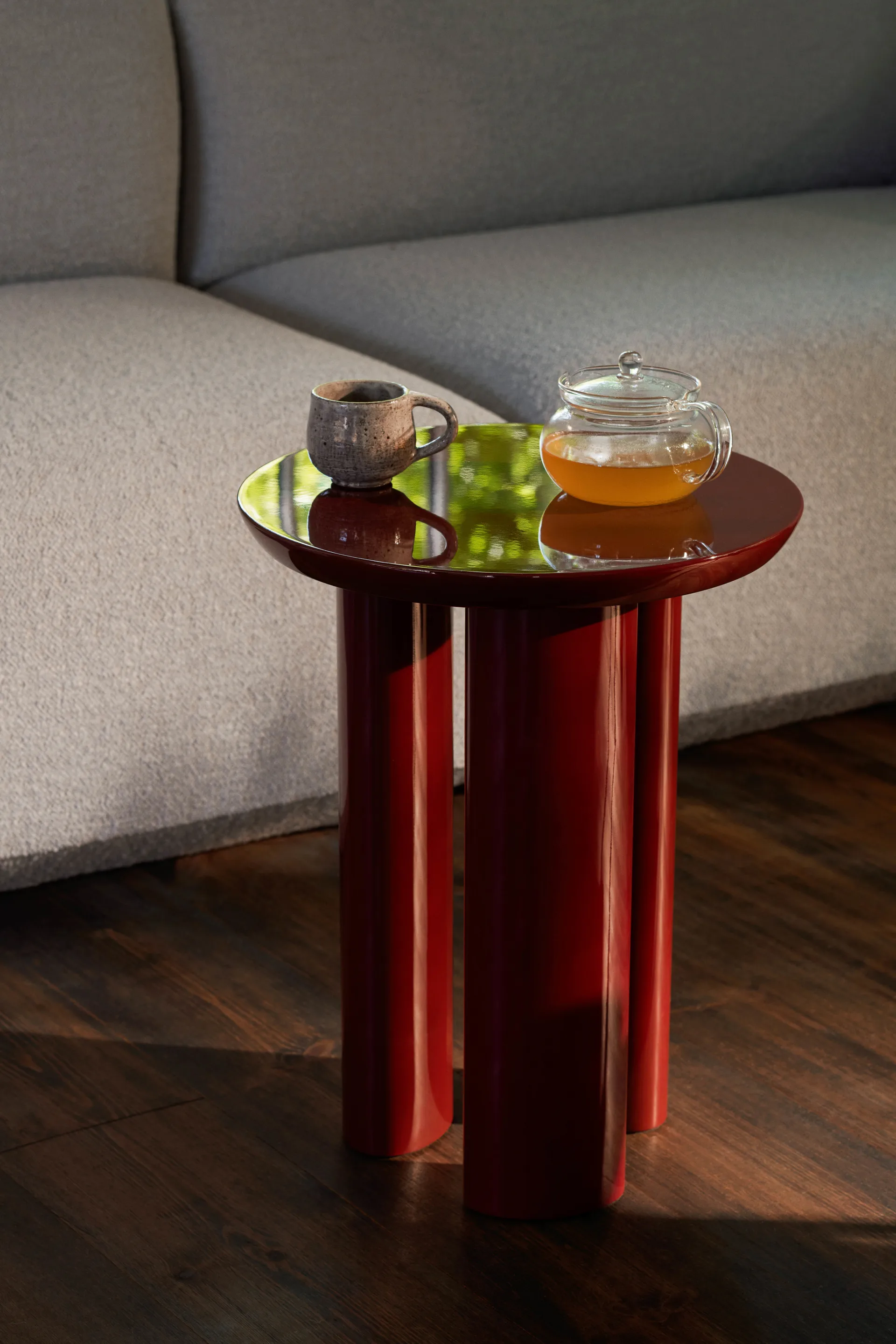 Tung JA3 side table, burgundy red &Tradition