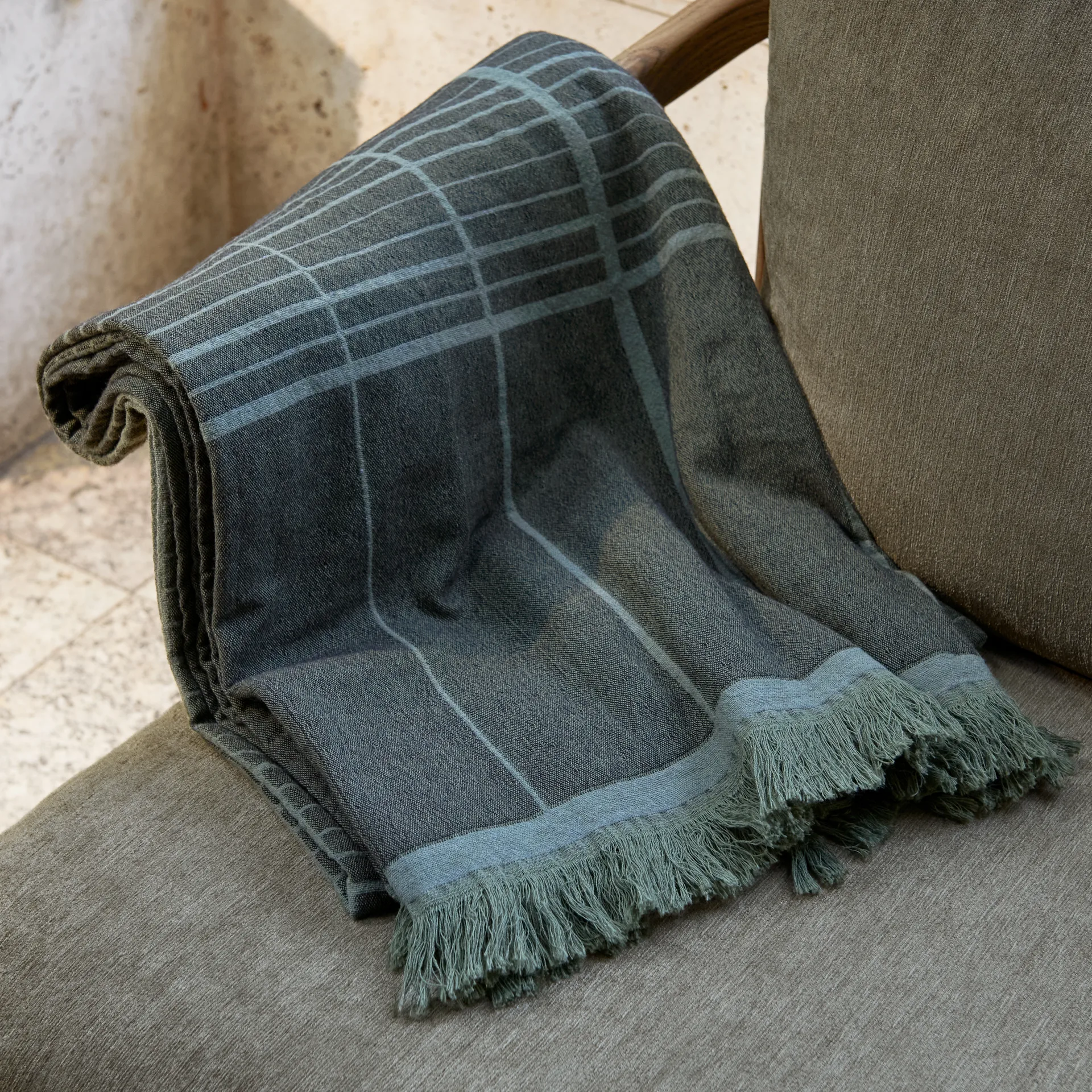 Untitled AP10 throw 150x210 cm, Dark green &Tradition